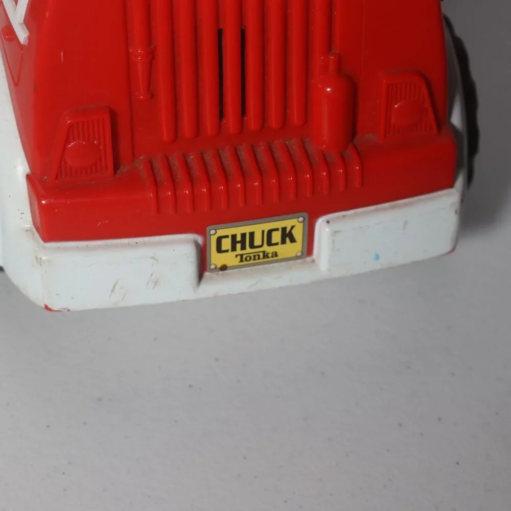 Hasbro 2000 TONKA Chuck My Talking Fire Truck Red Plastic 13